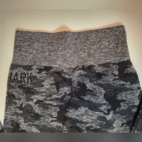 Gymshark Adapt Camo Seamless Leggings black and gray camo size xs - Picture 6 of 12